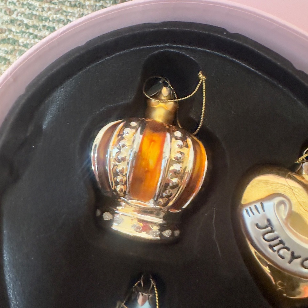 RARE Juicy Couture Set of 6 Blown Glass Christmas Holiday Ornaments Heart Box - Picture 3 of 11